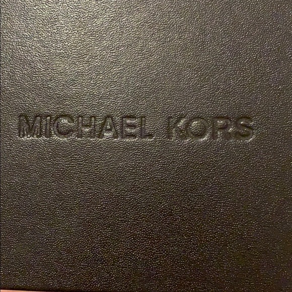 Micheal Kors watch - Picture 2 of 3